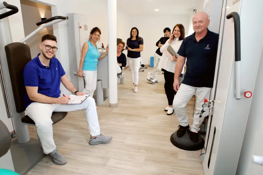 Teamkollegen auf der Trainingsfläche